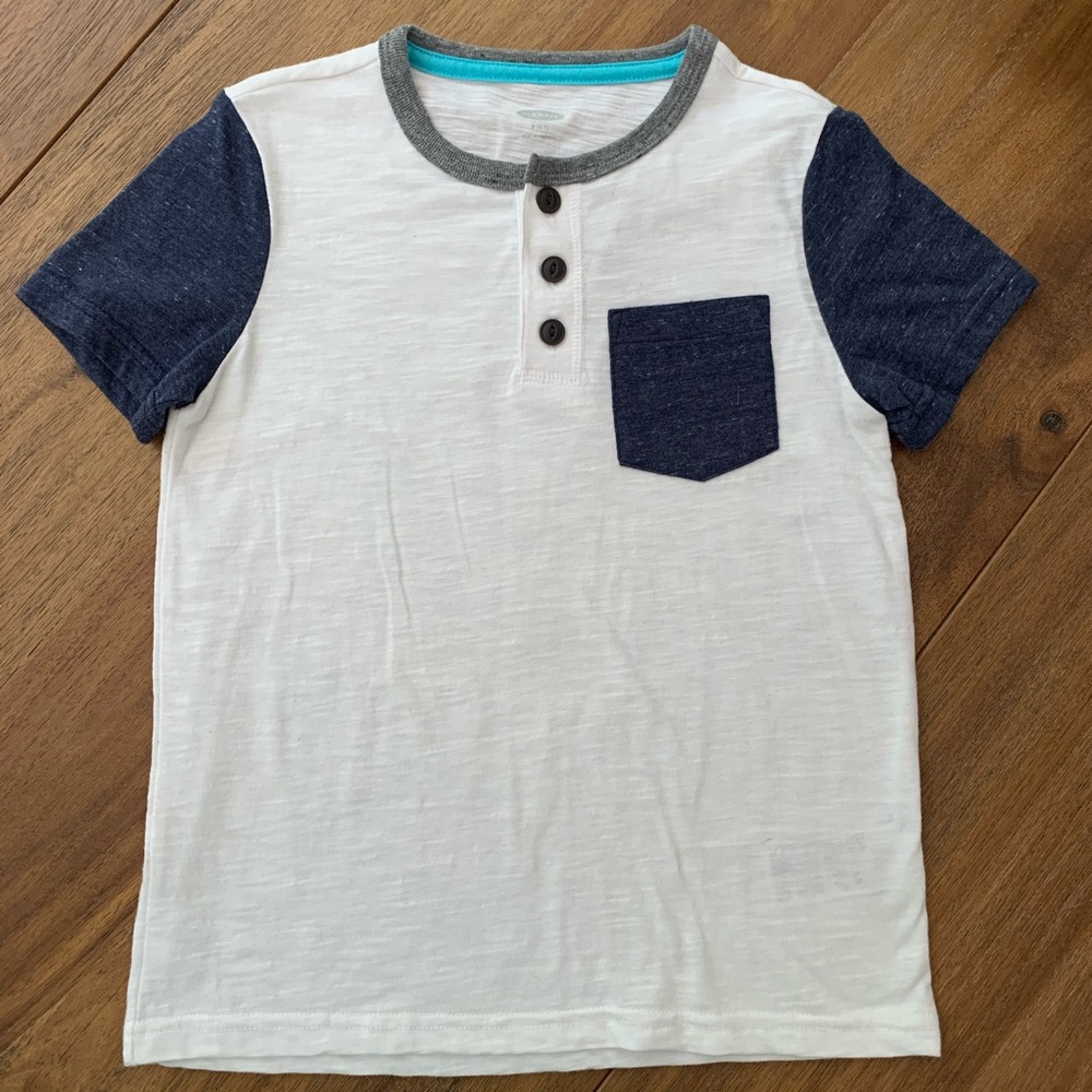 Old Navy Boy’s Short Sleeve Shirt Size S